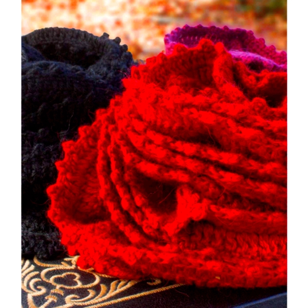 SUBROSE NWT 100% ALPACA Ribbed Ruffle Scarf - Picture 3 of 8